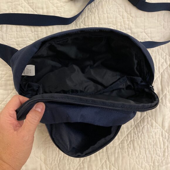 United by Blue 25L Convertible Carryall Backpack & 3L Utility Fanny Pack Bundle - Picture 8 of 8